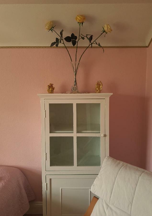 Garpenbergs B&B, Bnb Экстерьер фото